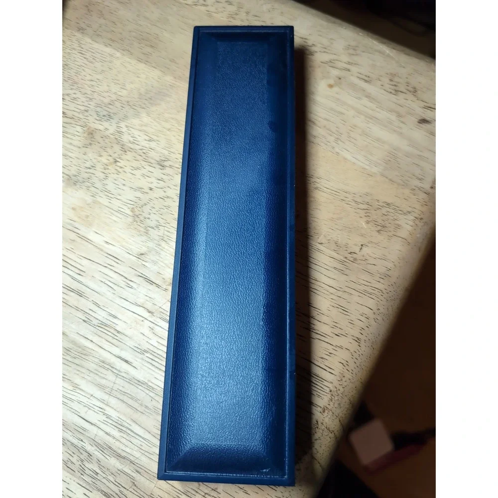 New York Giants Watch Bradley Quartz NFL Licensed Hard Case  Needs Battery.‎